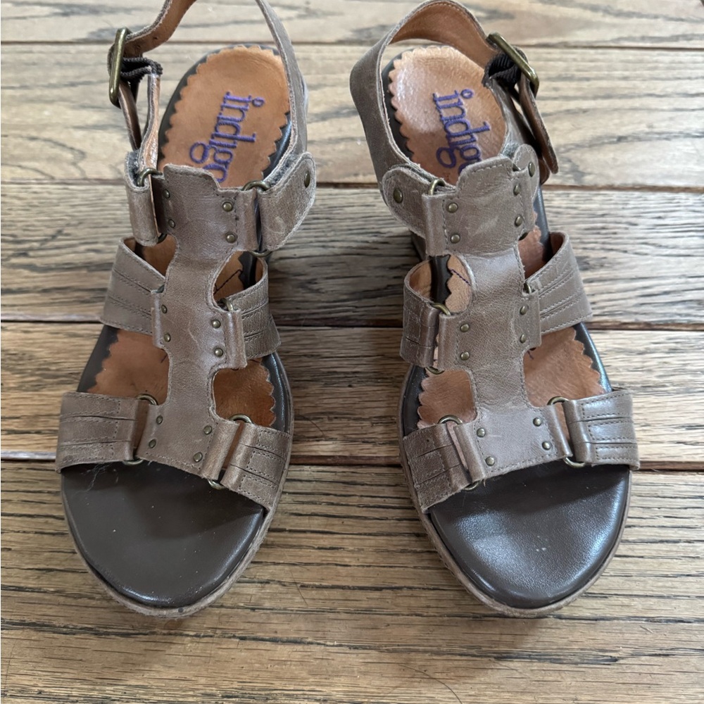 Clarks Indigo Leather Wedge Sandals EUC - Picture 13 of 14